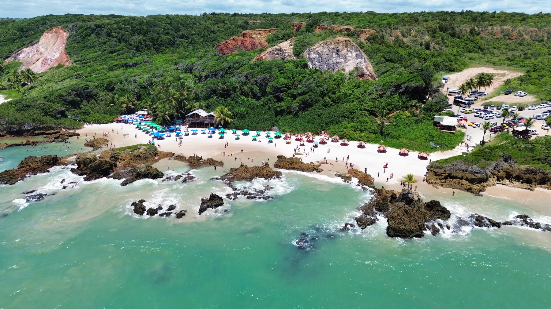 Praia de Tambaba no roteiro clássico do litoral sul de João Pessoa